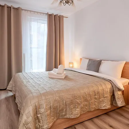 Poznan Airport Comfy Apartment Exterior photo